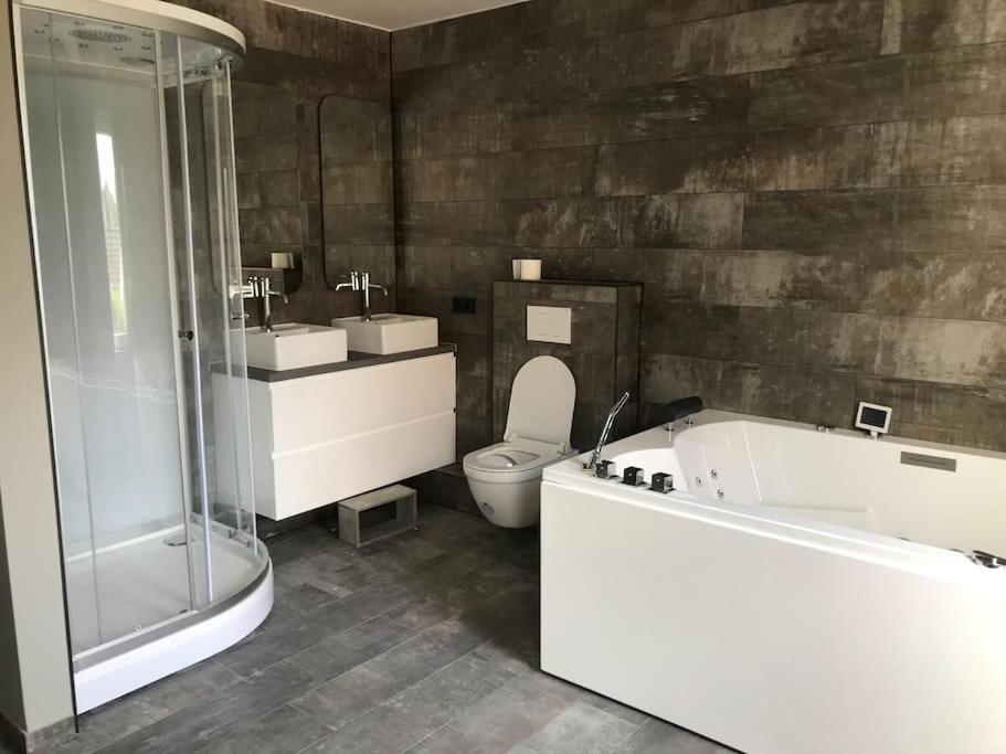 Voormalig Politiebureau Gebruik Welnesstuin Tegen Betaling Bed & Breakfast Ouddorp Bagian luar foto