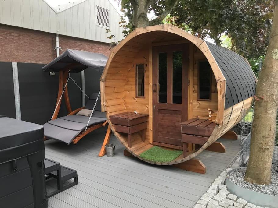 Voormalig Politiebureau Gebruik Welnesstuin Tegen Betaling Bed & Breakfast Ouddorp Bagian luar foto
