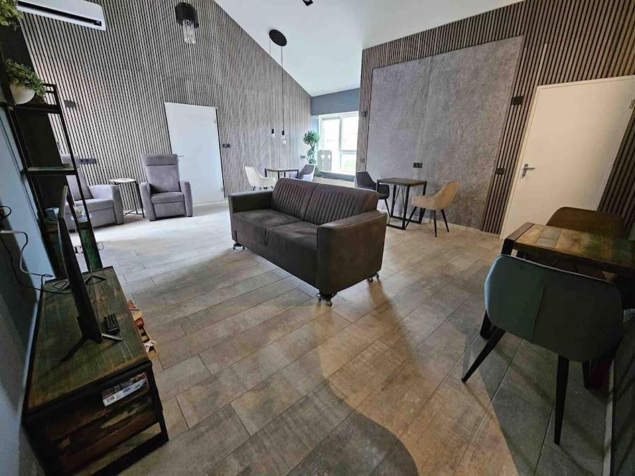 Voormalig Politiebureau Gebruik Welnesstuin Tegen Betaling Bed & Breakfast Ouddorp Bagian luar foto