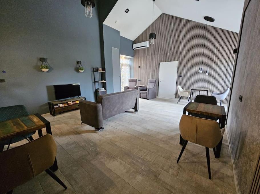 Voormalig Politiebureau Gebruik Welnesstuin Tegen Betaling Bed & Breakfast Ouddorp Bagian luar foto
