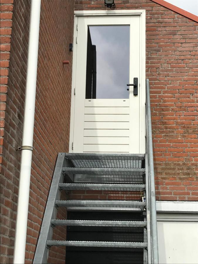 Voormalig Politiebureau Gebruik Welnesstuin Tegen Betaling Bed & Breakfast Ouddorp Bagian luar foto